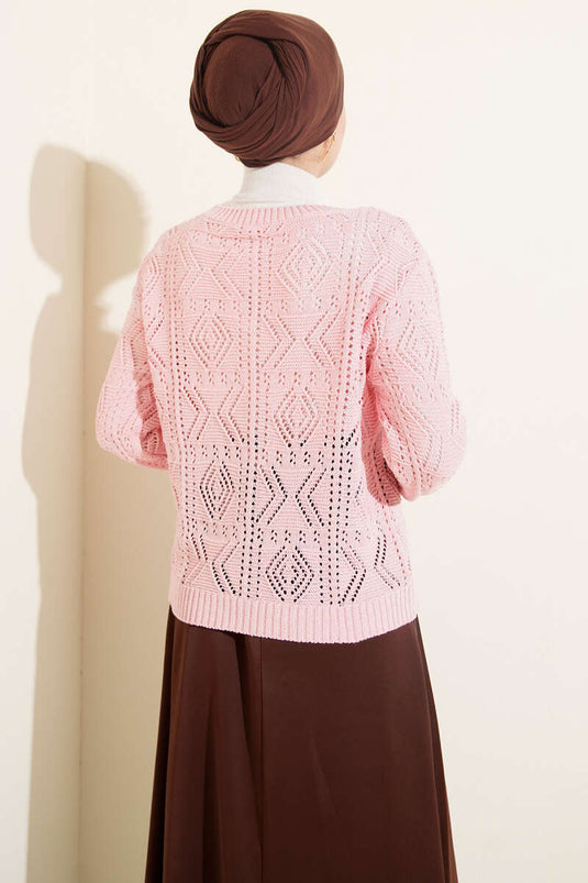 Kort gebreid vest met knopen en ajourpatroon, roze