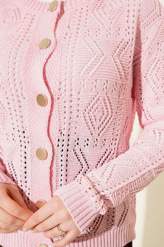 Kort gebreid vest met knopen en ajourpatroon, roze