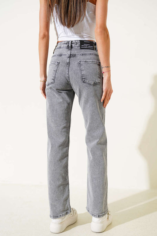 Jean droit à boutons gris