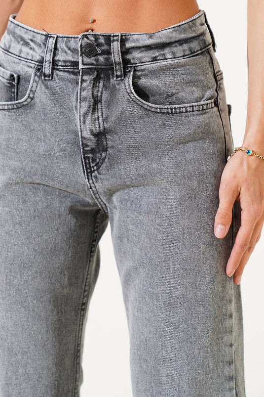 Jean droit à boutons gris