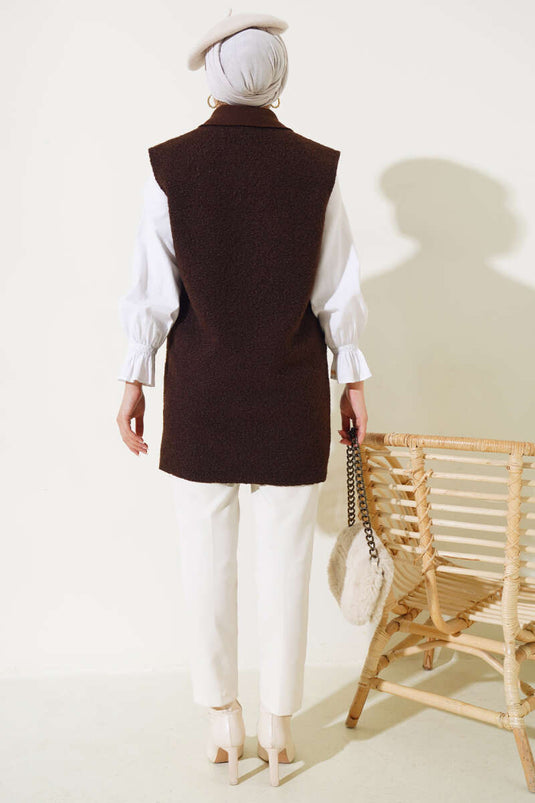 Gilet marron à poches boutonnées en bouclé