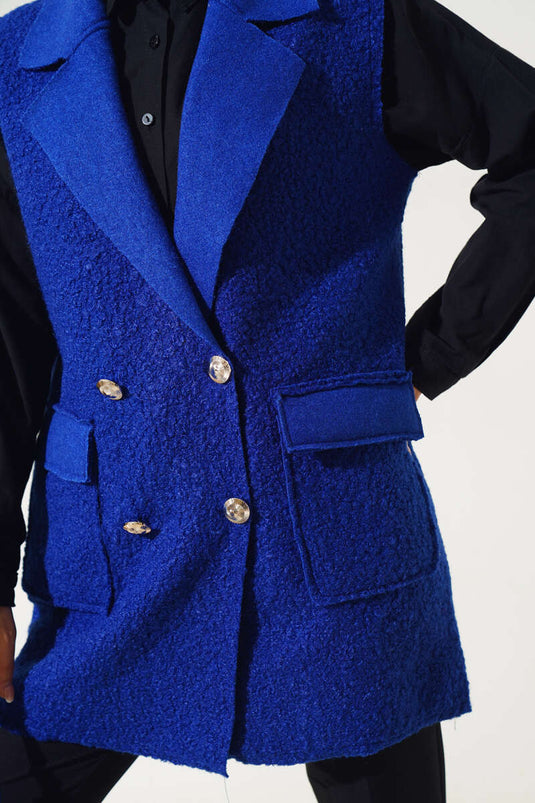 سترة بجيوب وأزرار بلون ساكس