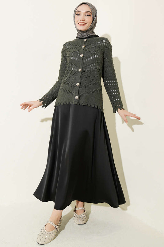 Cardigan court ajouré avec détails en relief et boutons, couleur vert olive