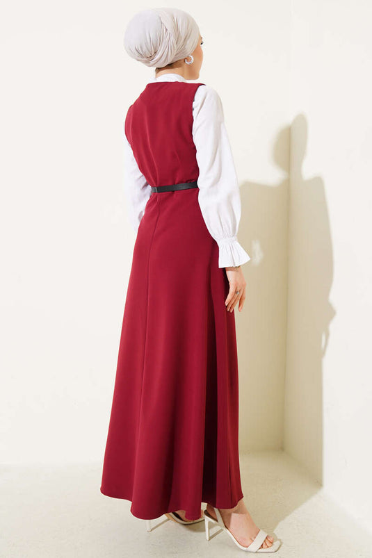 فستان صدرية بأزرار وحزام باللون العنابي