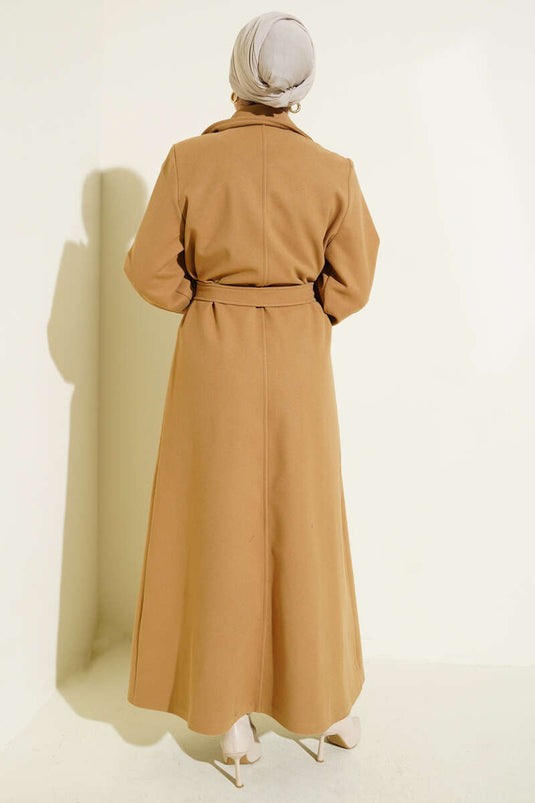 Kaschmirmantel mit geknöpftem Gürtel in Latte