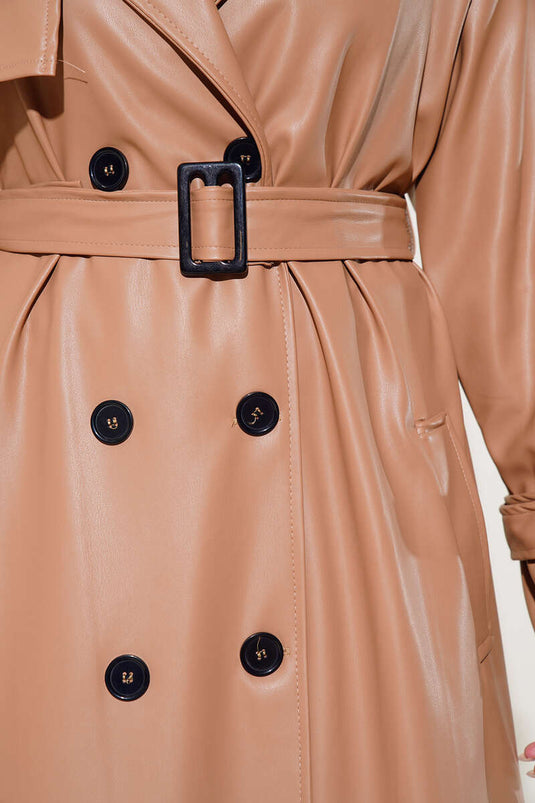 معطف ترنش جلدي بأزرار وحزام بلون لاتيه