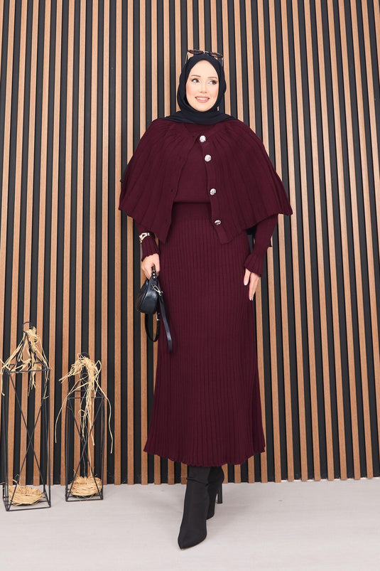 بدلة حجاب من قطعتين مع عباءة وأزرار، لون عنابي