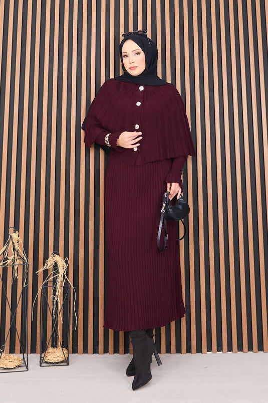 بدلة حجاب من قطعتين مع عباءة وأزرار، لون عنابي