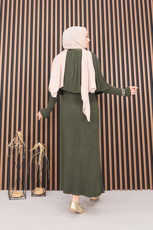 بدلة حجاب من قطعتين مع عباءة وأزرار، لون كاكي