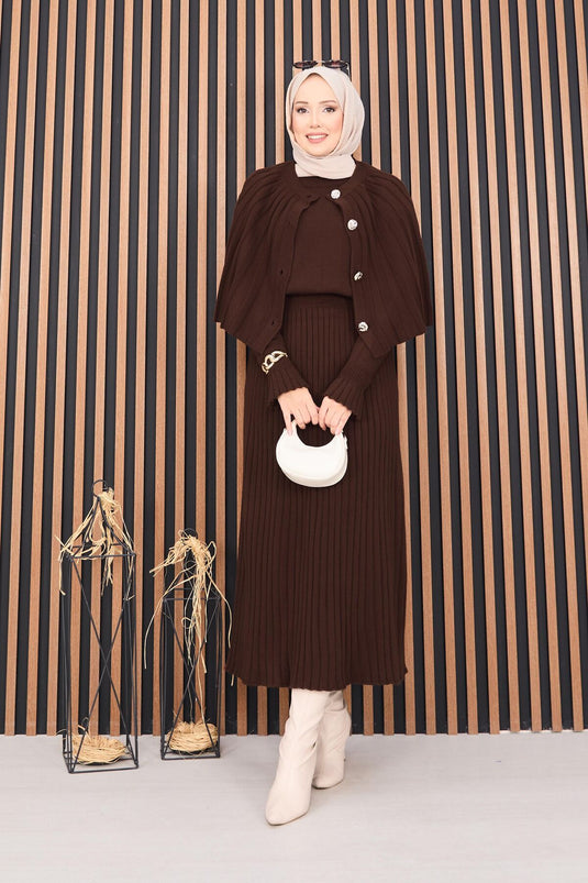 بدلة حجاب من قطعتين مع عباءة وأزرار وقميص محبوك، لون بني