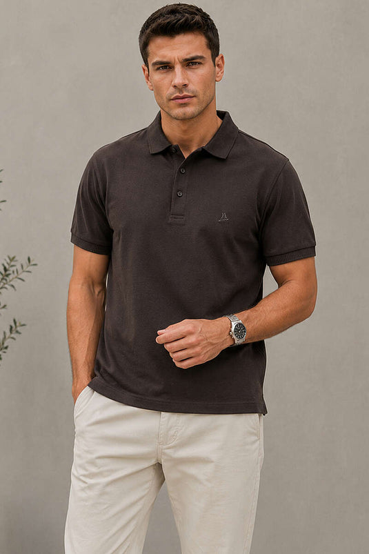 T-shirt homme à col polo boutonné marron