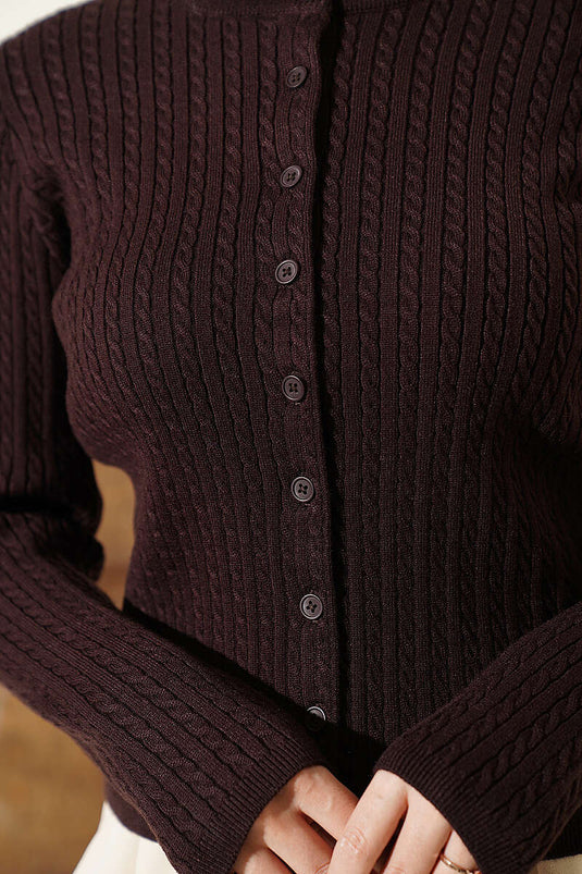 Chaqueta De Punto Con Botones Y Cabello Trenzado En Marrón Picante