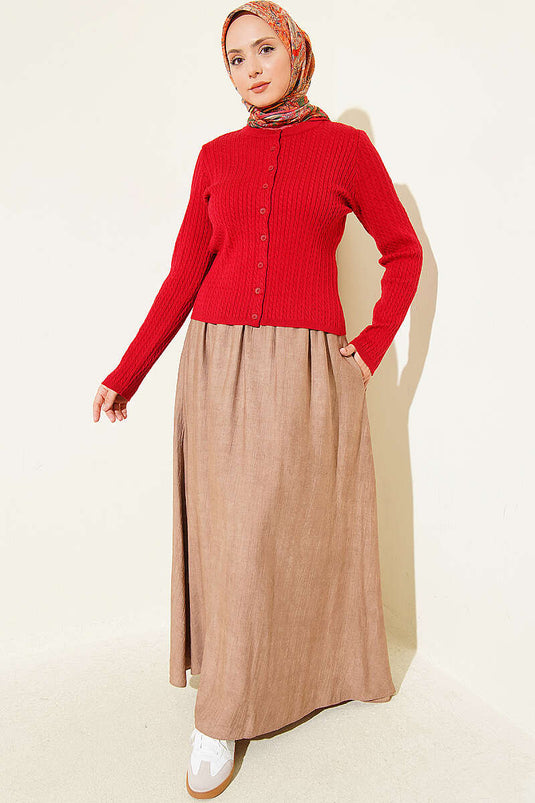 Chaqueta De Punto Roja Con Botones Y Trenza Para El Cabello
