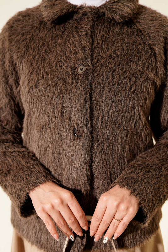 Veste courte marron à boutons et barbe