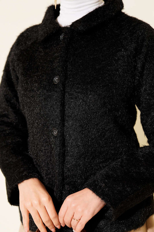 Veste courte noire à boutons avec barbe