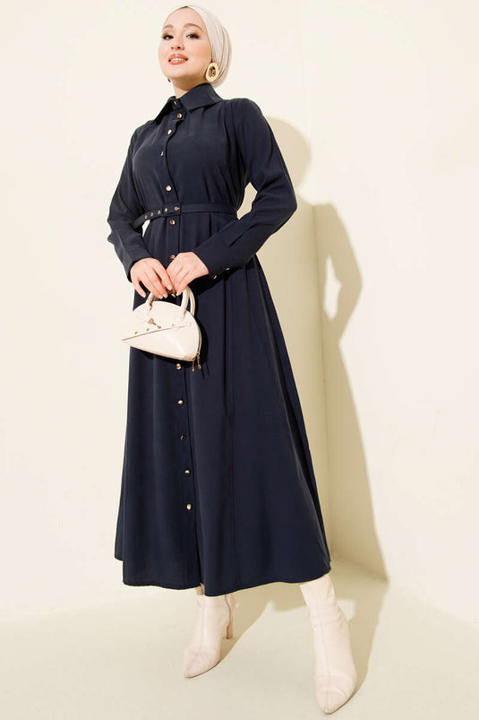 Jurk met knopen, fijne tailleband, marineblauw