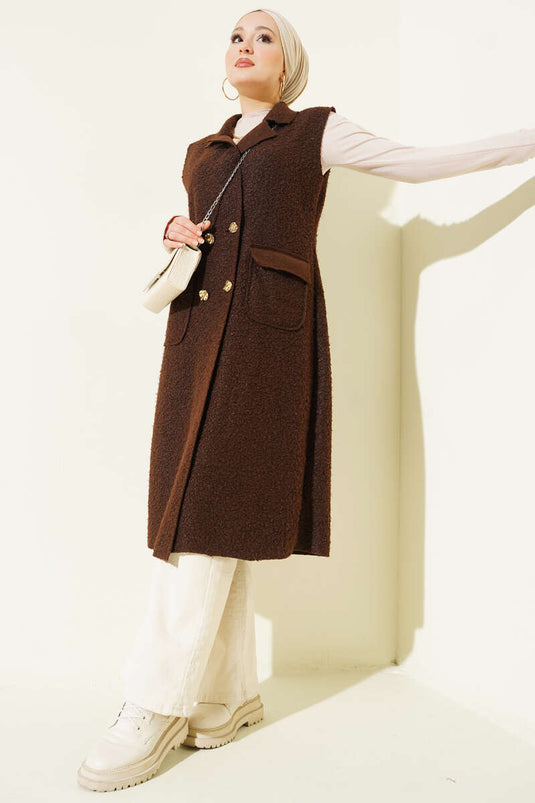 Gilet long en bouclé à boutons marron