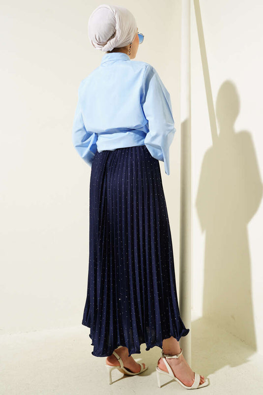 قميص قصير بأزرار ورباط جانبي باللون الأزرق الفاتح