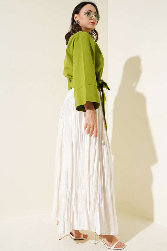 قميص قصير بأزرار ورباط جانبي باللون الأخضر الفستقي