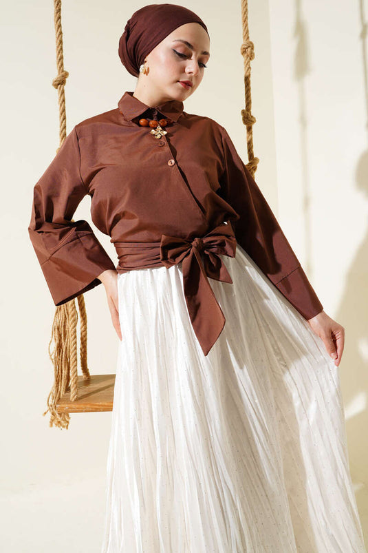 Kurzes Hemd mit seitlicher Knopfleiste in Braun