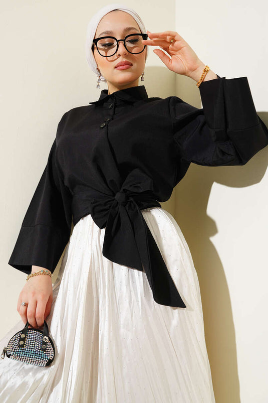 Kurzes Hemd mit seitlicher Knopfleiste in Schwarz