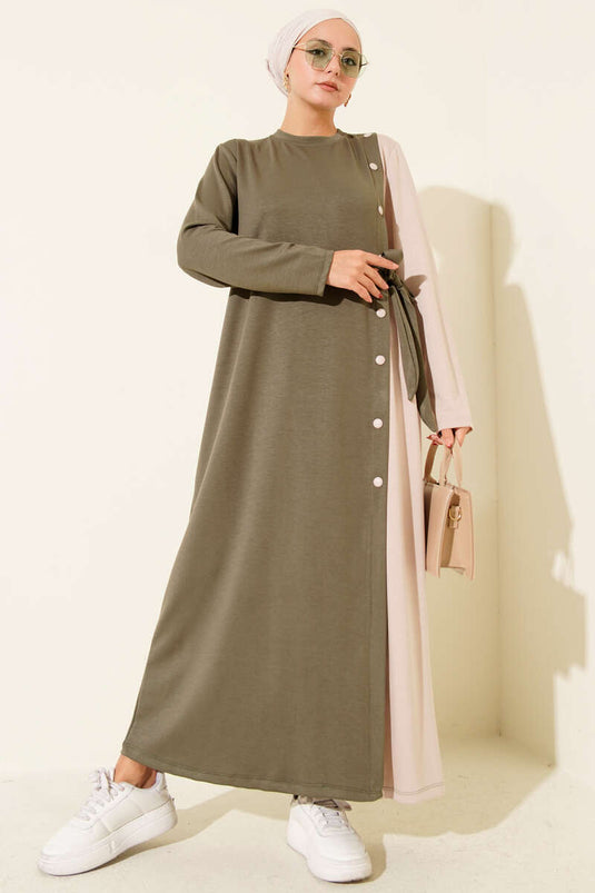 فستان كاكي برباط جانبي وأزرار وياقة دائرية