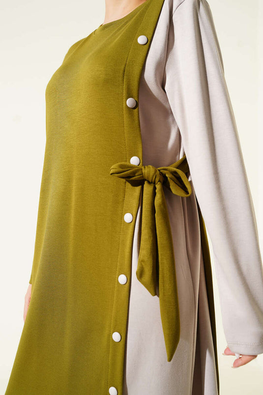 Robe à col rond et nœuds latéraux boutonnés vert olive
