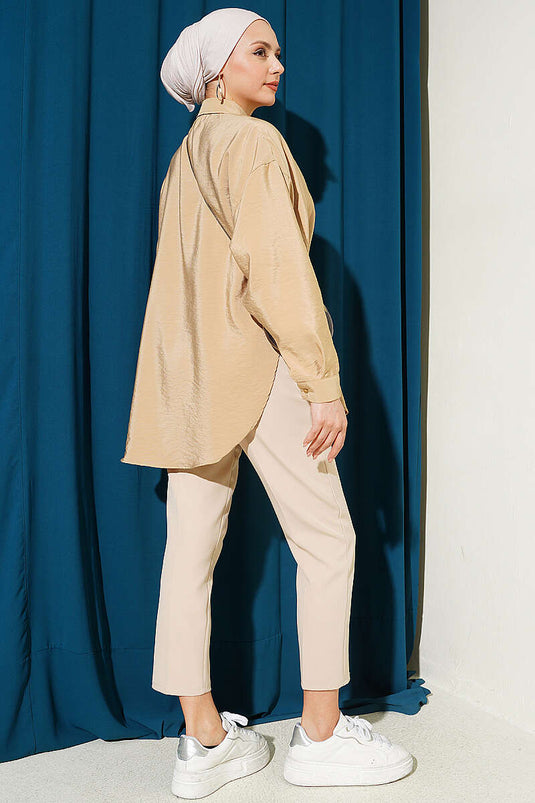 Chemise à épaule basse avec une poche, beige sable