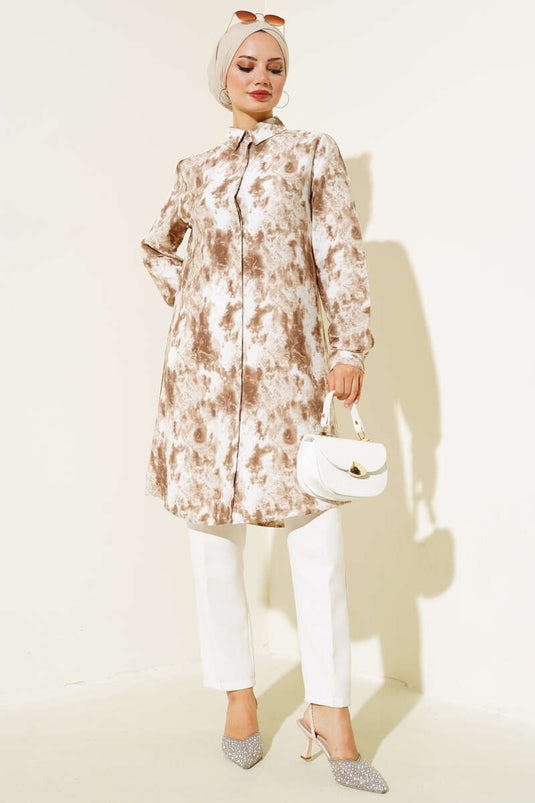 قميص بنقشة رخامية بلون الجمل