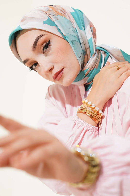 وشاح أخضر بنقشة زهور رخامية