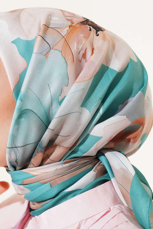 وشاح أخضر بنقشة زهور رخامية