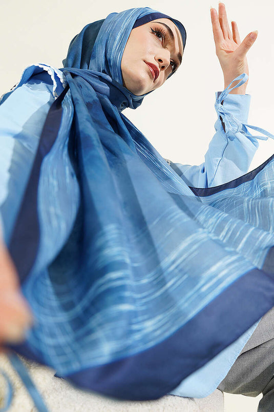 Foulard motif marbre multicolore bleu marine