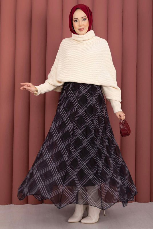 تنورة شيفون مبطنة بنقشة إيكوز باللون الأسود