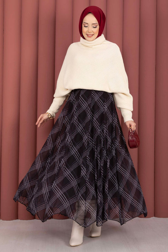 تنورة شيفون مبطنة بنقشة إيكوز باللون الأسود