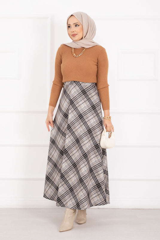 تنورة غوص بنقشة مربعات باللون الكريمي