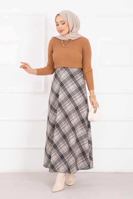 تنورة غوص بنقشة مربعات باللون الكريمي