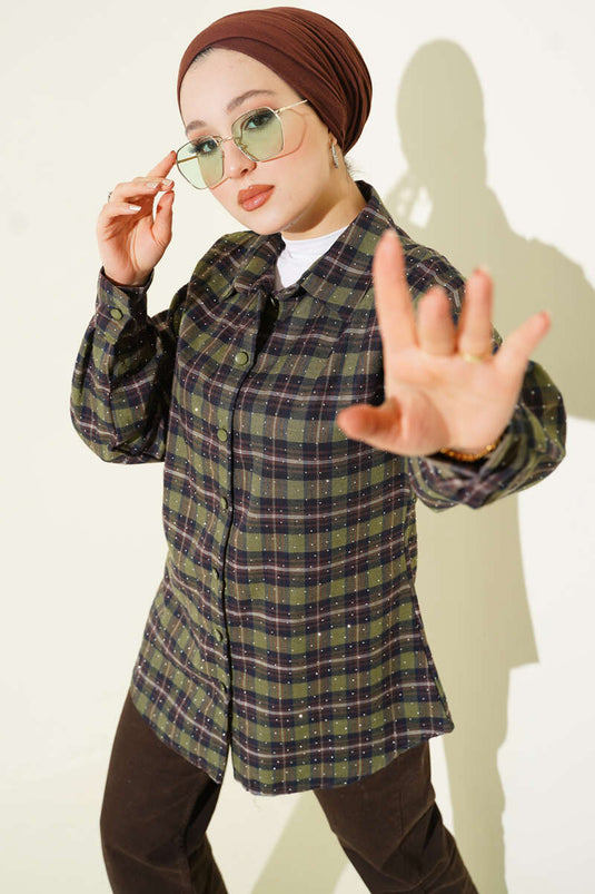 قميص مزخرف بحجارة من إيكوزي باللون الزيتوني