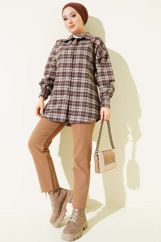 قميص مزخرف بحجارة إيكوزي بلون ترابي