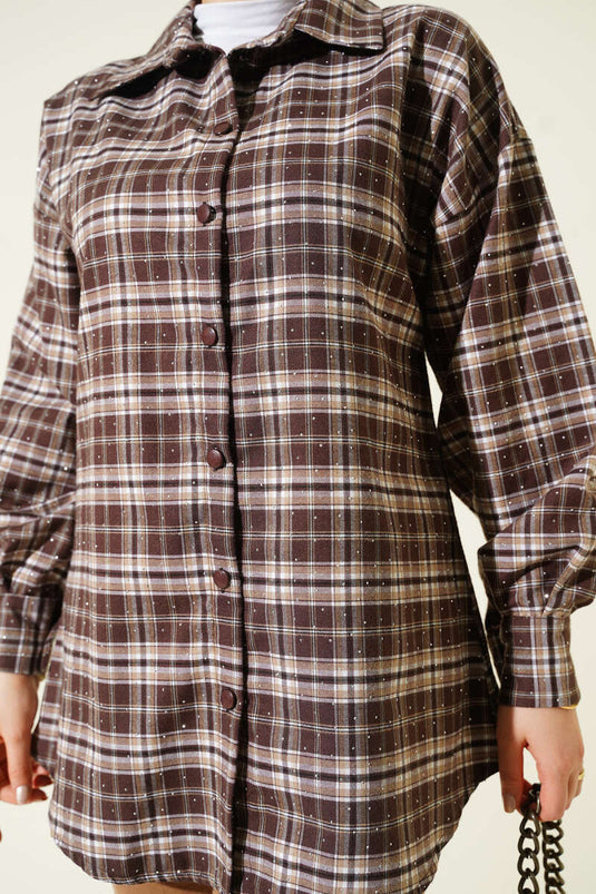 قميص مزخرف بحجارة إيكوزي بلون ترابي