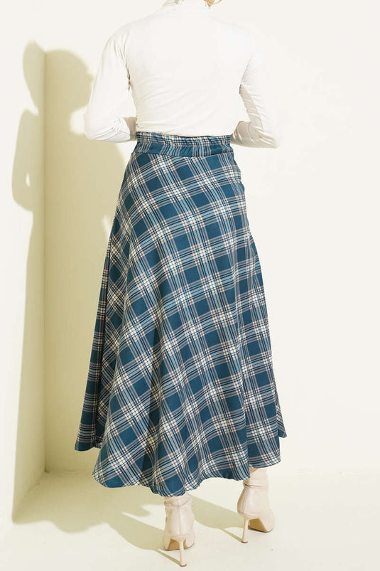 تنورة بخصر بسحاب ونقشة إيكوزي باللون النيلي