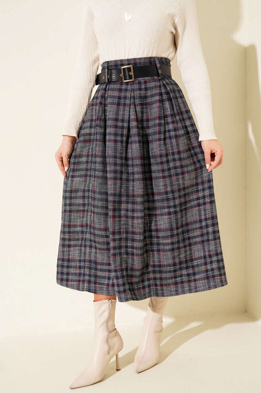 تنورة بحزام بنقشة إيكوز باللون الأزرق الداكن