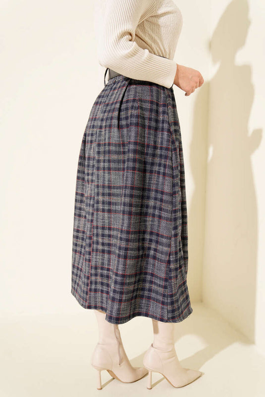 تنورة بحزام بنقشة إيكوز باللون الأزرق الداكن