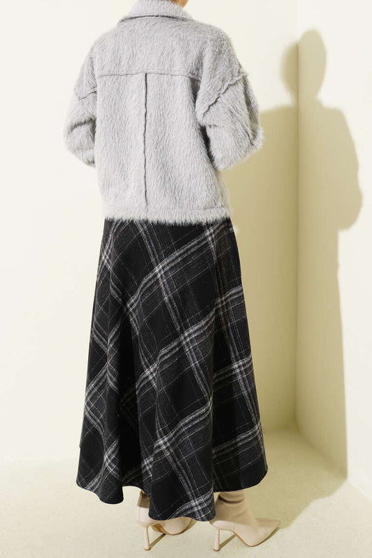 تنورة من الكشمير المنقوشة ذات الخصر الواسع باللون الأسود