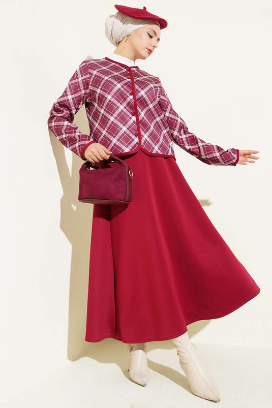 طقم سكوبا بجيبة وسترة إيكوسيلي باللون العنابي