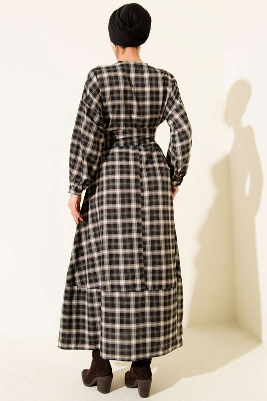 فستان بأزرار وياقة إيكوسيلي أسود