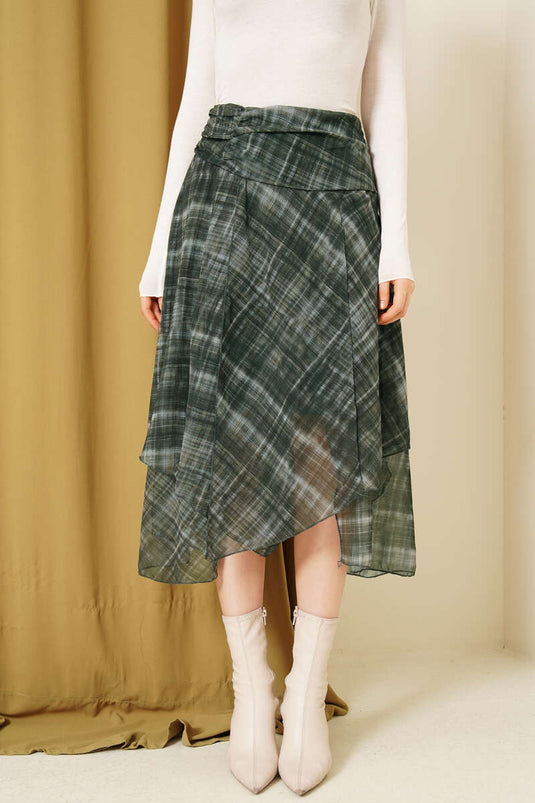 تنورة شيفون متوسطة الطول بشق من إيكوسيلي بلون الزمرد