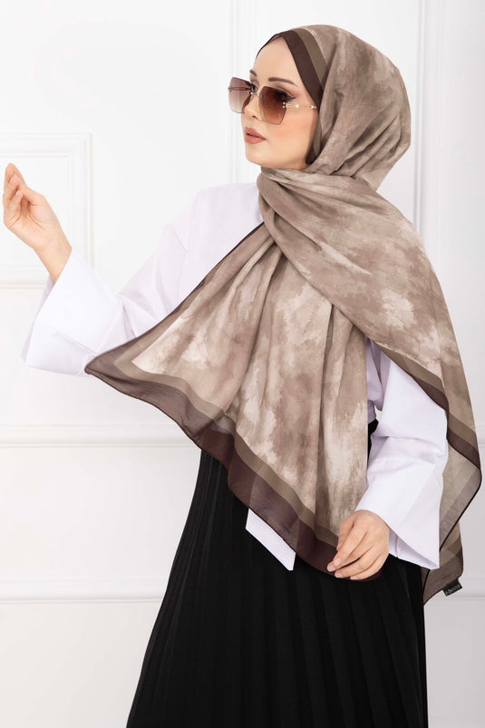 سلسلة الأوشحة ذات النقوش الأنيقة باللون البني