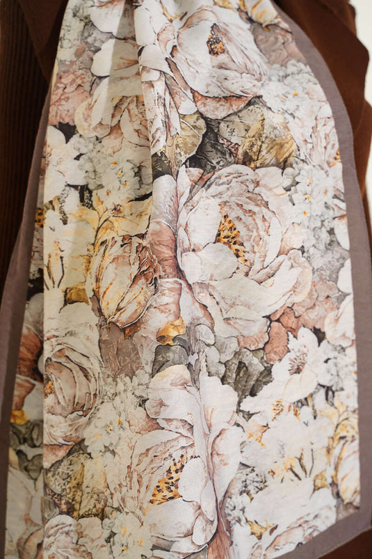 وشاح مودال بنقوش من سلسلة إيلورا، بني فاتح