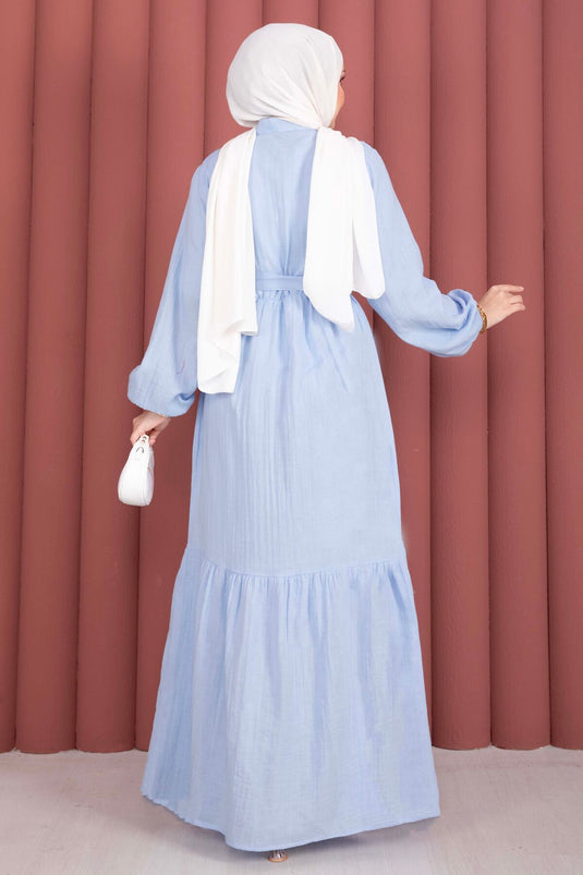 Jurk met ruches aan de zoom en halve knopen, modest fashion, babyblauw