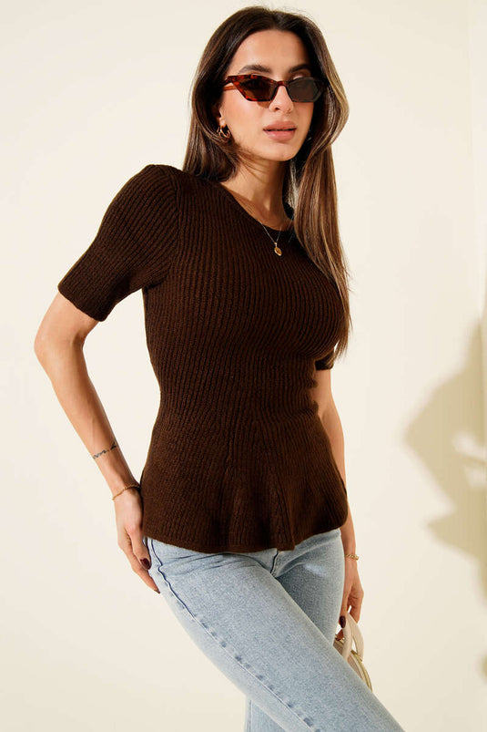 Eteği Volanlı Kısa Kol Triko Bluz Kahve